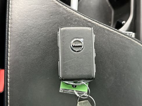 Used 2020 Volvo XC90 T6 R-Design image 26