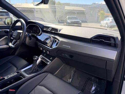 Certified 2024 Audi Q3 2.0T Premium Plus image 23