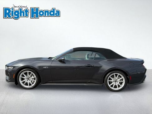 Used 2024 Ford Mustang GT Premium RWD image 3