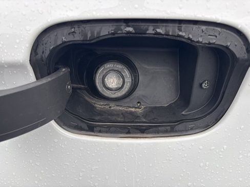 Used 2024 Ford Edge SEL image 18