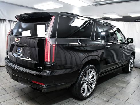 Used 2026 Cadillac Escalade ESV Platinum Sport AWD/4WD image 6