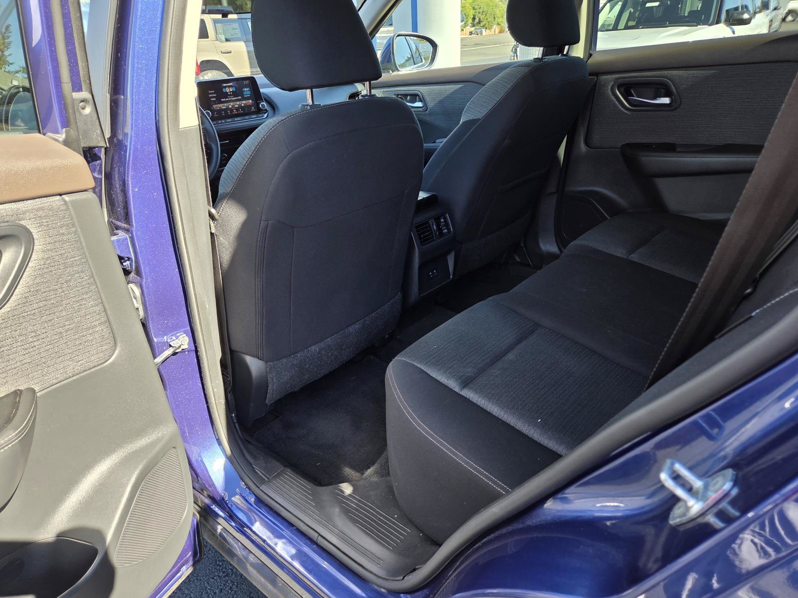 Used 2023 Nissan Rogue SV FWD image 14