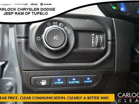 Used 2025 Jeep Wrangler Unlimited Sahara AWD/4WD image 13