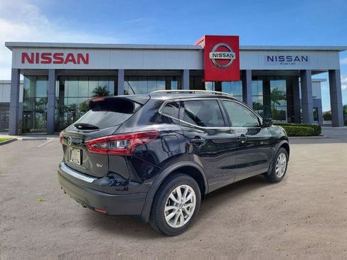 Certified 2022 Nissan Rogue Sport SV FWD image 3