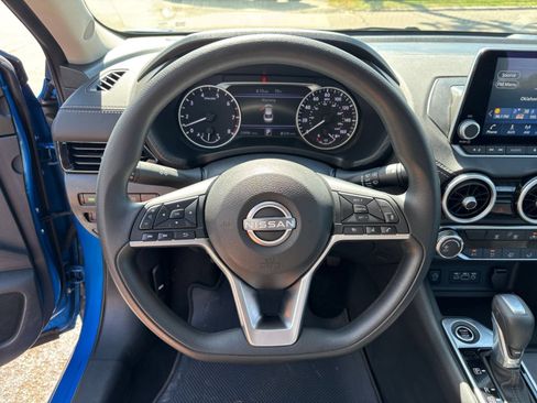 Used 2025 Nissan Sentra SV FWD image 25