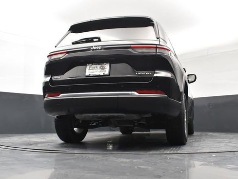 Used 2023 Jeep Grand Cherokee Limited image 23