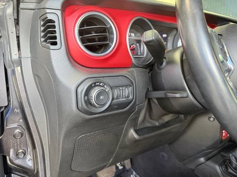 Used 2021 Jeep Wrangler Rubicon AWD/4WD image 20