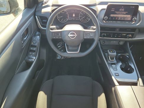 Used 2025 Nissan Rogue S image 14