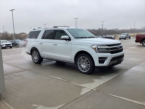 Used 2023 Ford Expedition Max Limited image 2