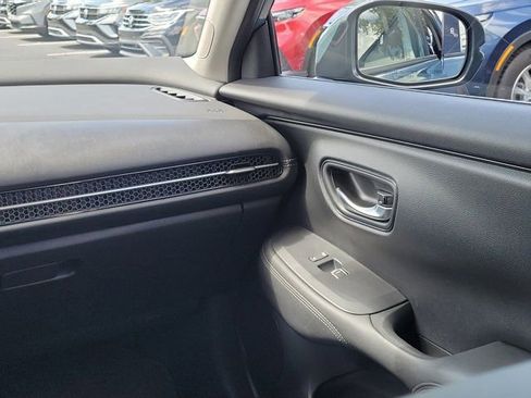 Certified 2024 Honda HR-V EX-L image 4