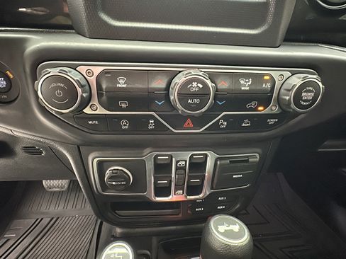 Used 2021 Jeep Wrangler Unlimited Sport AWD/4WD image 18