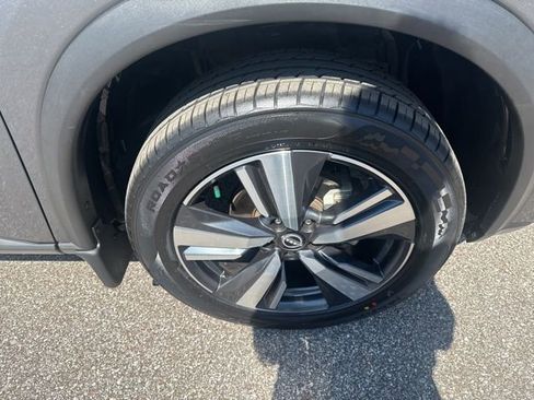 Used 2022 Nissan Rogue SL w/ SL Premium Package image 13