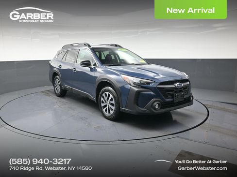 Used 2025 Subaru Outback Premium image 1