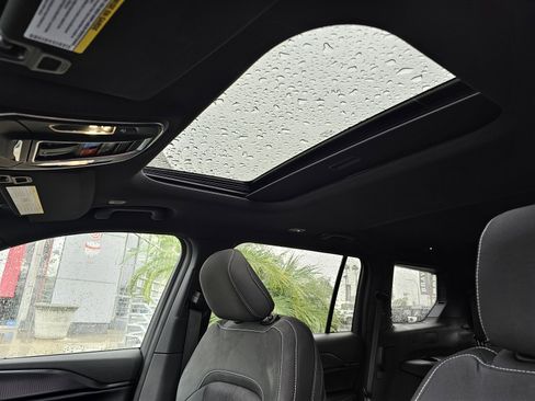 New 2025 Jeep Grand Cherokee L Laredo image 24