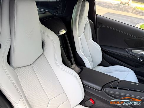 Used 2025 Chevrolet Corvette Z06 RWD image 33