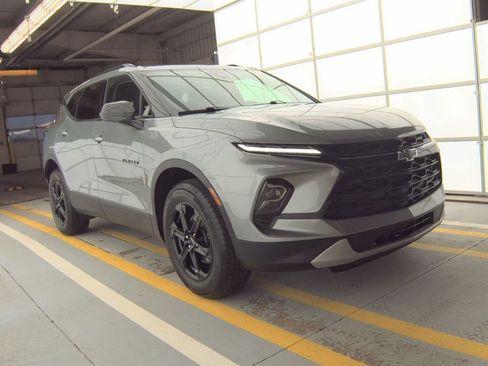 Used 2024 Chevrolet Blazer LT w/ Convenience Package AWD/4WD image 2