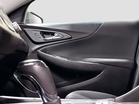 Used 2018 Chevrolet Malibu LT image 18