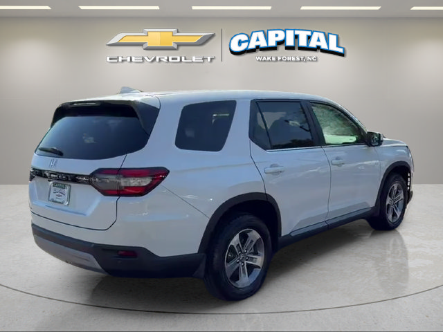Used 2025 Honda Pilot EX-L image 6