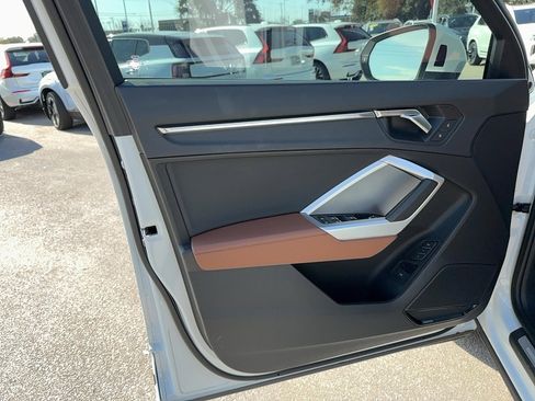 Used 2024 Audi Q3 2.0T Premium Plus image 9