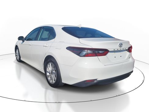 Used 2023 Toyota Camry LE FWD image 5