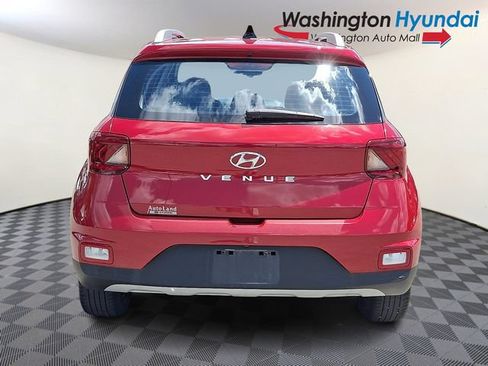 Used 2022 Hyundai Venue Limited w/ Cargo Package FWD image 5