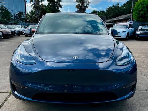Used 2023 Tesla Model Y Long Range AWD/4WD image 2