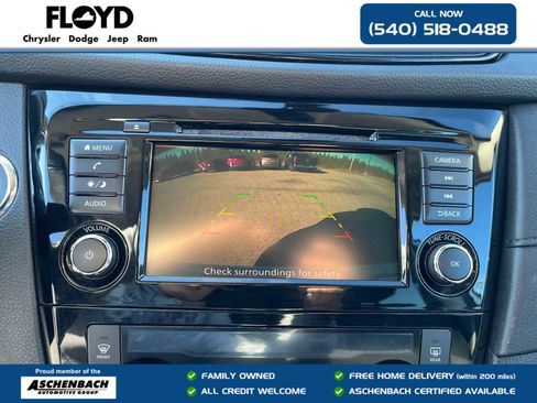 Used 2019 Nissan Rogue SV image 16