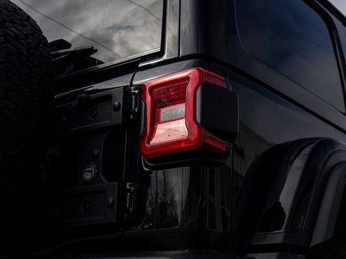 Certified 2023 Jeep Wrangler Unlimited Rubicon 392 w/ Xtreme Recon 35" Tire Package image 38