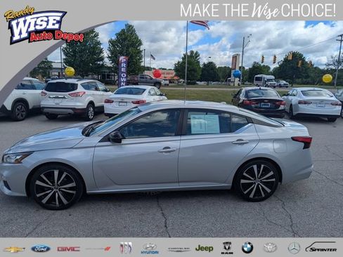 Used 2022 Nissan Altima 2.5 SR FWD image 6