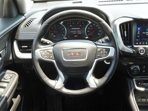 Used 2022 GMC Terrain SLT w/ LPO, Floor Liner Package image 17