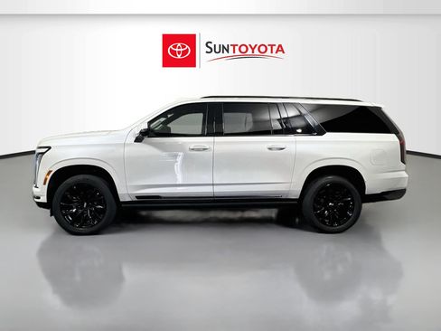 Used 2025 Cadillac Escalade ESV Sport Platinum AWD/4WD image 7