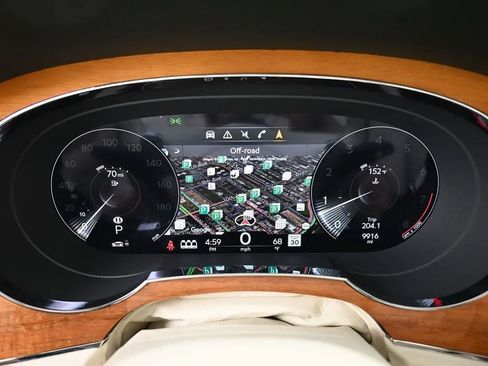 Certified 2022 Bentley Bentayga AWD/4WD image 19