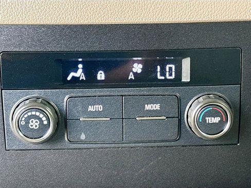 Used 2016 Chevrolet Suburban LS image 23