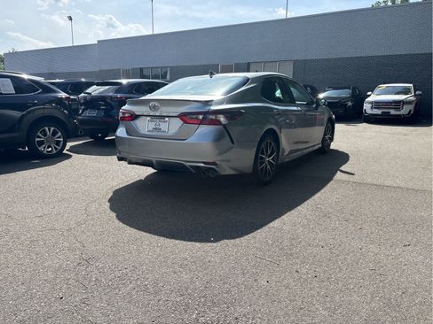 Used 2023 Toyota Camry SE w/ Convenience Package FWD image 5