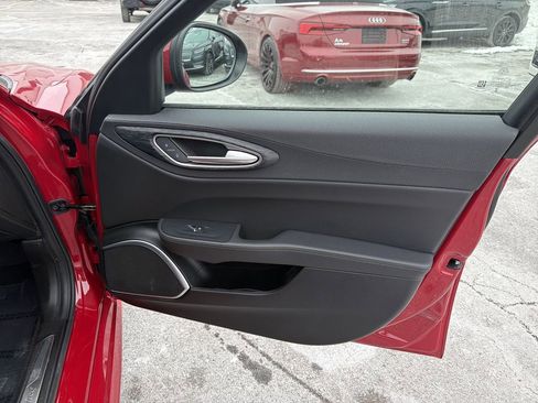 Used 2023 Alfa Romeo Giulia Sprint image 14