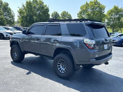 Used 2020 Toyota 4Runner Venture w/ Moonroof Package AWD/4WD image 6