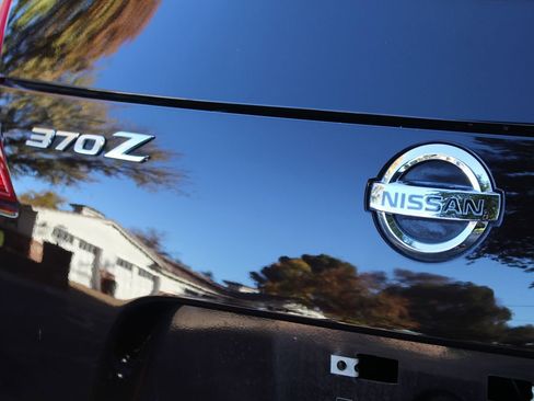 Used 2010 Nissan 370Z Coupe image 38