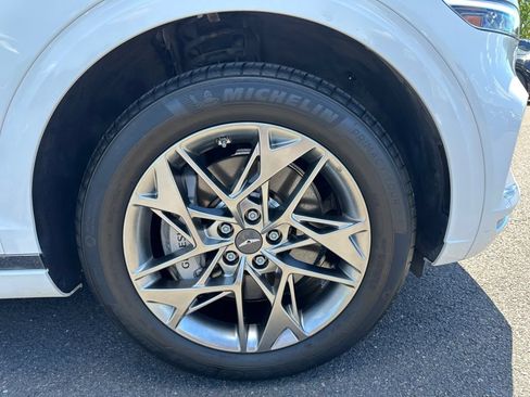 Used 2024 Genesis GV70 2.5T w/ Advanced Package AWD/4WD image 16