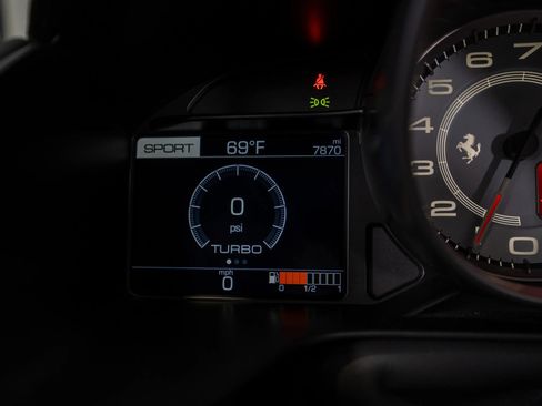 Used 2019 Ferrari Portofino image 46