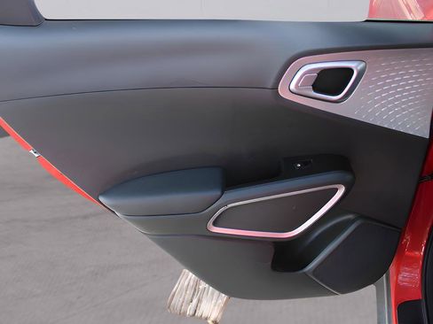 Used 2022 Kia Soul LX w/ Technology Package image 26