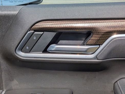 Used 2025 Chevrolet Silverado 1500 LT image 35