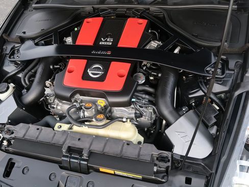 Used 2019 Nissan 370Z NISMO image 40