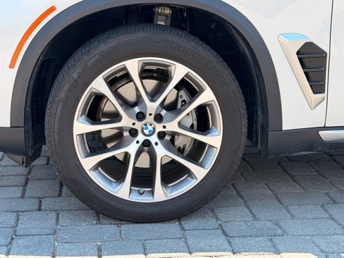 Certified 2025 BMW X5 xDrive40i w/ Premium Package AWD/4WD image 13