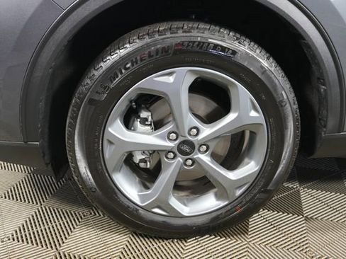 Certified 2025 Ford Escape ST-Line image 9