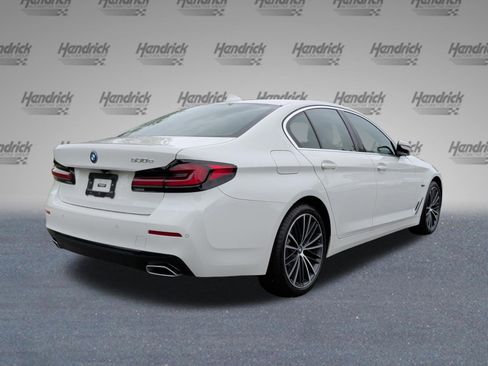Used 2023 BMW 530e w/ Premium Package image 7
