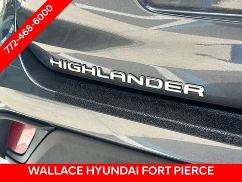 Used 2020 Toyota Highlander XLE FWD image 8