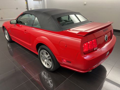 Used 2005 Ford Mustang GT Premium image 4