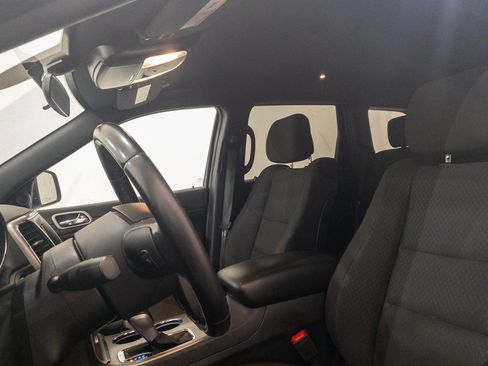 Used 2020 Jeep Grand Cherokee Laredo image 14