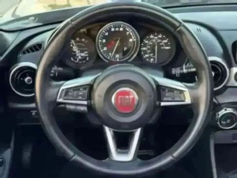 Used 2018 FIAT 124 Spider Classica RWD image 32