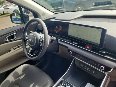 New 2026 Kia Carnival EX FWD image 8